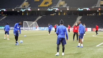 Los jugadores, en el Stade de Suisse.