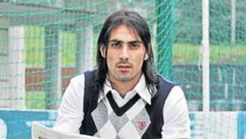 <b>Parada de balonmano.</b> "Salí para tapar toda la portería, es un recurso que tengo y me sale en el campo sin pensarlo".