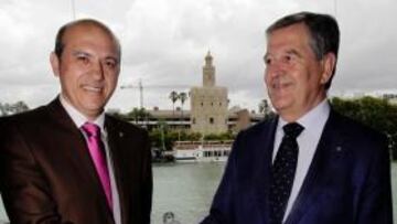 <b>BUENA SUERTE. </b>Del Nido dijo a Pepe León: "Nos vemos en Primera".