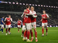 A first half penalty converted by Viktor Gyökeres puts Arsenal back at the top of the table, after a game with few chances at Hill Dickinson Stadium.