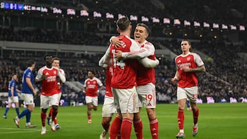 A first half penalty converted by Viktor Gyökeres puts Arsenal back at the top of the table, after a game with few chances at Hill Dickinson Stadium.