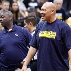 Nike: los 1.000 millones que pide LaVar Ball son una exageración