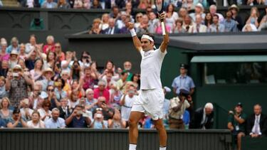 Federer throws his hat into the ring for number one spot