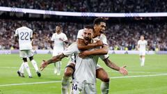 Joselu celebra el segundo gol que marca en el minuto 59 con Jude Bellingham.