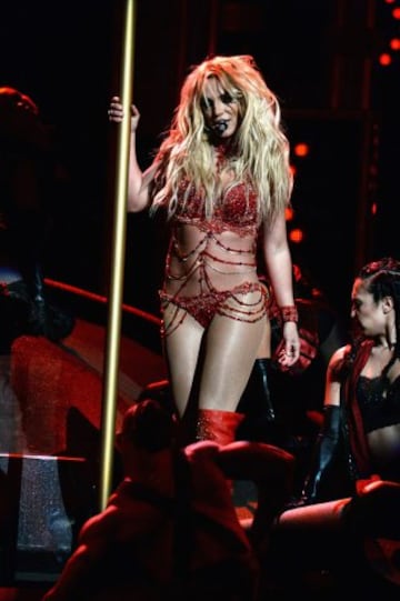 Britney Spears en su actuación de anoche en los Billboard Music Awards.