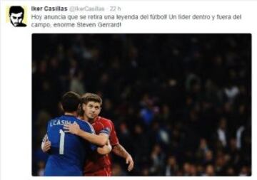 Los futbolistas homenajean a Steven Gerrard