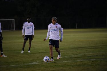 La Selección Colombia entrenó en Atibaia con la mira puesta en el duelo del jueves ante Brasil por Eliminatorias.