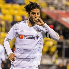 Carlos Vela eclipses Zlatan Ibrahimovic as MLS top scorer