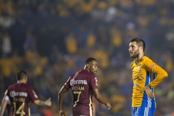 Gignac no lo podía creer.