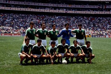 México se convirtió en el primer país en ser anfitrión de dos Mundiales. El Estadio Azteca fue la sede para los partidos decisivos de Argentina, en este mundial Maradona alcanzó el punto más alto de su carrera.