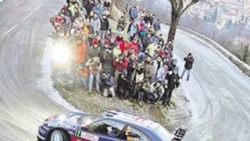 <b>EN SU TERRENO. </b>Los Citroën Xsara (en la imagen el de Pons en Montecarlo) son temibles en el asfalto.