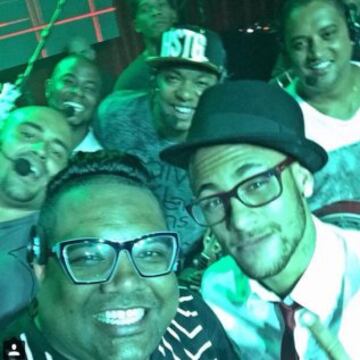 Neymar acudió a la fiesta de cumpleaños de su hermana en Brasil.