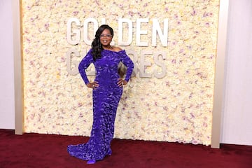 Oprah Winfrey durante la alfombra roja de la 81ª edición de los Globos de Oro que se ha celebrado en el Beverly Hilton de Los Ángeles.