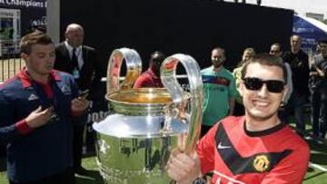 <b>UNA FIESTA. </b>Hyde Park acoge el Champions Park, donde aficionados de ambos equipos pueden levantar la copa que se pondrá en juego el sábado en Wembley.