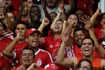 América de Cali venció 2-0 a Junior de Barranquilla  en el estadio Pascual Guerrero y se coronó campeón de la Liga Águila 2019-II.