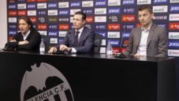 Amadeo Salvo, con Rufete y Djukic.