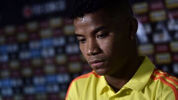 Colombian national football team&#039;s midfielder Wilmar Barrios gives a press conference following a training session at the Milanello training centre on May 29, 2018 in Carnago, near Milan, northern Italy, as part of the team&#039;s preparation for the