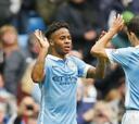 'Hat-trick' de Sterling y doblete de Bony para un City más líder