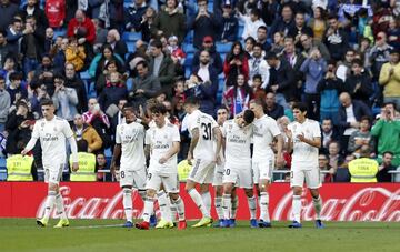 Los jugadores del Real Madrid celebran el 1-0 de Asensio al Melilla. 