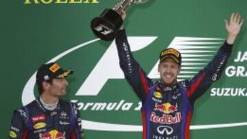 Vettel celebra su triunfo en Suzuka.