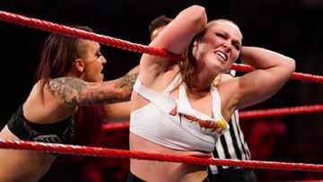 Ronda Rousey, durante un combate en WWE.