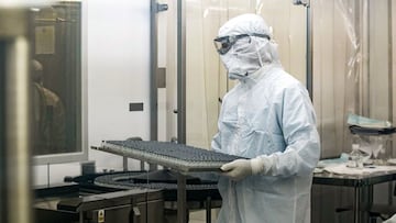 RIO DE JANEIRO, BRAZIL - FEBRUARY 12: A laboratory technician prepares vials of the first experimental batch of the AstraZeneca/Oxford vaccines against Covid-19 at the Institute of Technology in Immunobiology (Bio-Manguinhos) on February 12, 2021 in Rio de Janeiro, Brazil. The Oswaldo Cruz Foundation (Fiocruz) started to bottle vaccines manufactured in partnership with AstraZeneca and finished in Brazil with raw materials (active pharmaceutical ingredients) imported from China. The first million doses are due by March 19. (Photo by Wagner Meier/Getty Images)