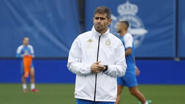 Iván Ania elogia a Antonio Hidalgo: “Entrenará pronto en Primera División”