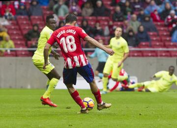 Diego Costa marca el 2-0.