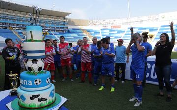 Ambos fueron los protagonistas de un partido organizado por ESPN en El Salvador para celebrar el 60 aniversario del excadista Mágico. Se midieron en el Mundial de España de 1982 en Alicante.