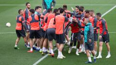 A Marcelino pocos le hacen tres