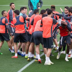 A Marcelino pocos le hacen tres