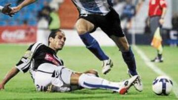 <b>ENTONADO. </b>Tuni volvió a rayar a su nivel habitual y tuvo que lidiar en la banda izquierda con el marcaje de hasta dos y tres hombres.