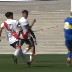 El golazo de un posible fichaje albo en un Boca-River: ¡partió en media cancha!