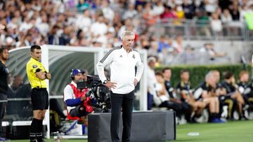 Pasadena (United States), 31/07/2022.- Real Madrid head coach Carlo Ancelotti reacts during the second half of the pre-season game between Juventus F.C. and Real Madrid at the Rose Bowl in Pasadena, California, USA, 30 July 2022. (Estados Unidos) EFE/EPA/ETIENNE LAURENT
