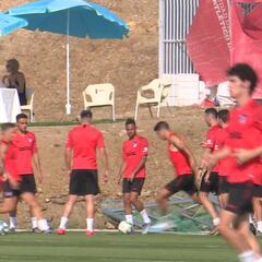 Morata se pasó de revoluciones en el rondo con Llorente: acabó en pelotazo...