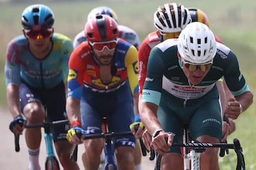 Van der Poel, con el jersey verde, hoy en el Dauphiné.