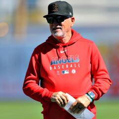 Joe Maddon sugiere a la MLB jugar en Texas y California