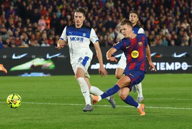 Qué buen balón filtró Lamine Yamal para dejar a Dani Olmo en su mano a mano ante Sivera, finalizando de forma exquisita con un disparo sutil. Doblete particular para el mediapunta azulgrana.