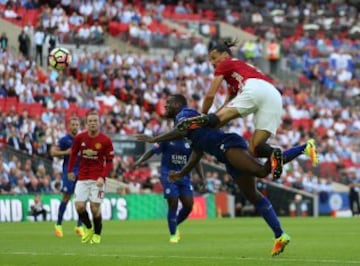 Leicester - Manchester United: Community Shield best images