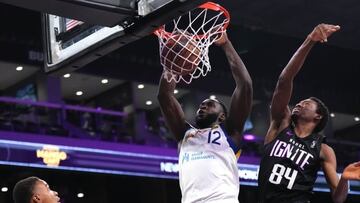 Usman Garuba #12 of the Santa Cruz Warriors dunks the ball during the game against G League Ignite on November 19, 2023 at The Dollar Loan Center in Henderson, Nevada.