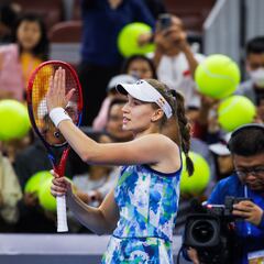 Rybakina se carga a Sabalenka; Swiatek espera a Gauff