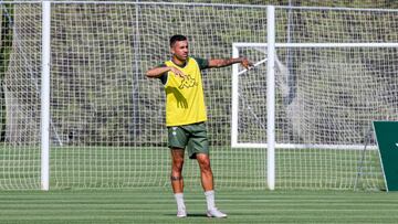 Camarasa, durante un entrenamiento con el Betis. 