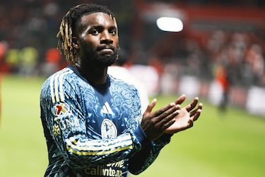 Allan Saint-Maximin se ausenta con América