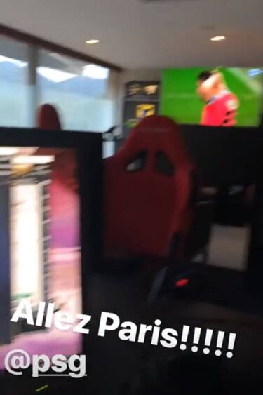 Neymar lo vuelve a hacer: póker mientras ve al PSG