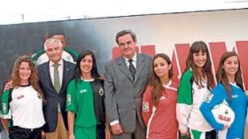 El Racing presenta sus nuevas equipaciones