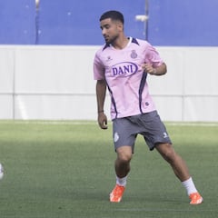 Ünüvar llama a la puerta