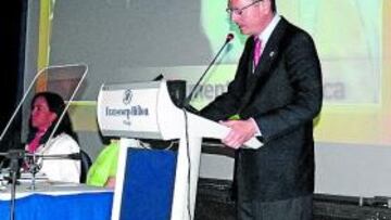 Gallardón, ayer en Nigeria.