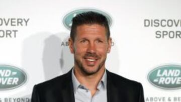 El entrenador del Atlético de Madrid, Diego Simeone, durante la presentación del Land Rover Discovery Sport en España, hoy en el Palacio de Cibeles de Madrid.