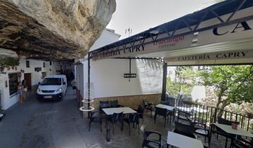 setenil de las bodegas visitar pueblos blancos cadiz lugares mas bonitos de españa pueblos mas bonitos de españa andalucia calle de las cuevas del sol setenil ronda cadiz sierra de cadiz