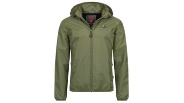 Di adis a la lluvia con este chubasquero para hombre que arrasa